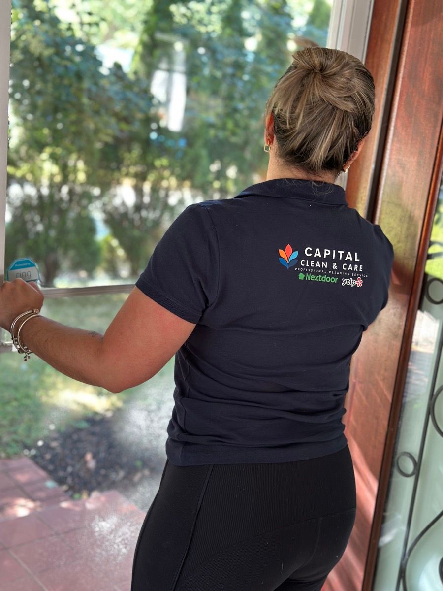 Equipo Capital Clean Care trabajando